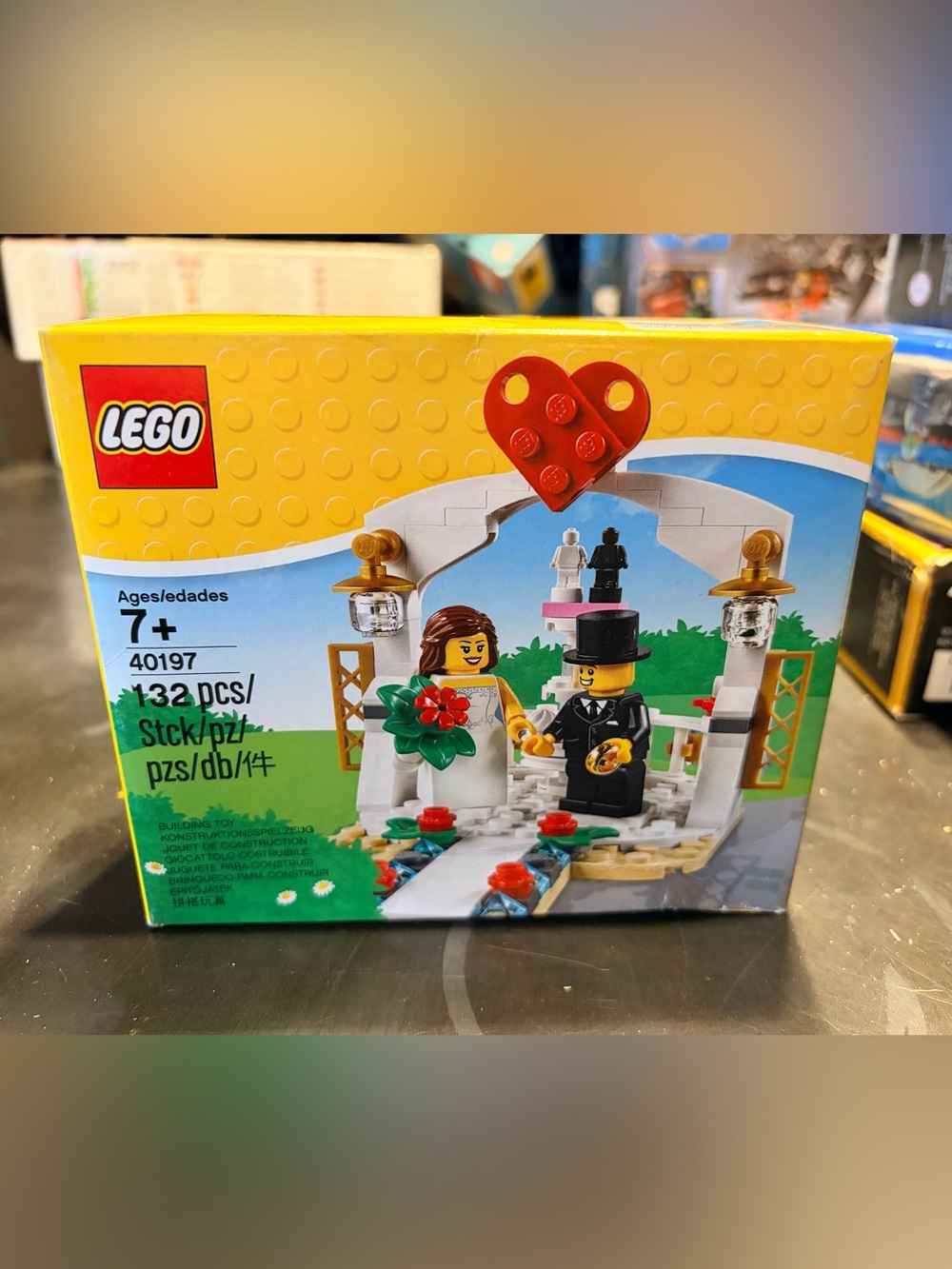 Sealed Rare Retired Lego Wedding Minifigures Set 40197